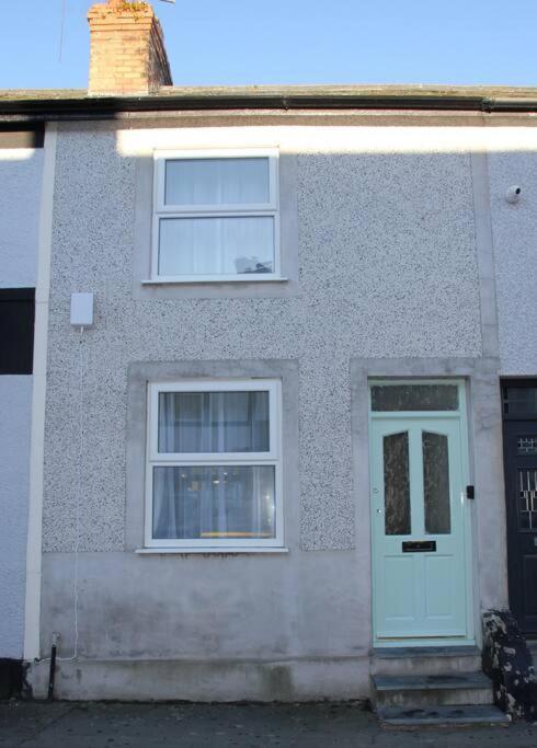 Charming Mid Terrace Cottage Conwy Exterior photo